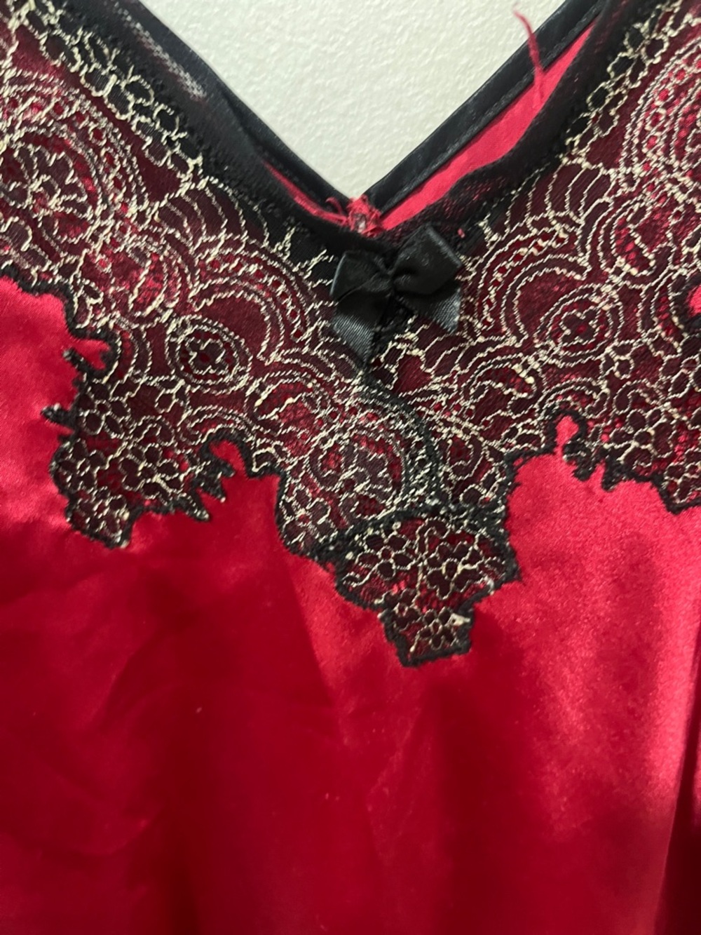 Oscar de la Renta Vintage Red Satin Chemise with Black Lace - Picture 5 of 9